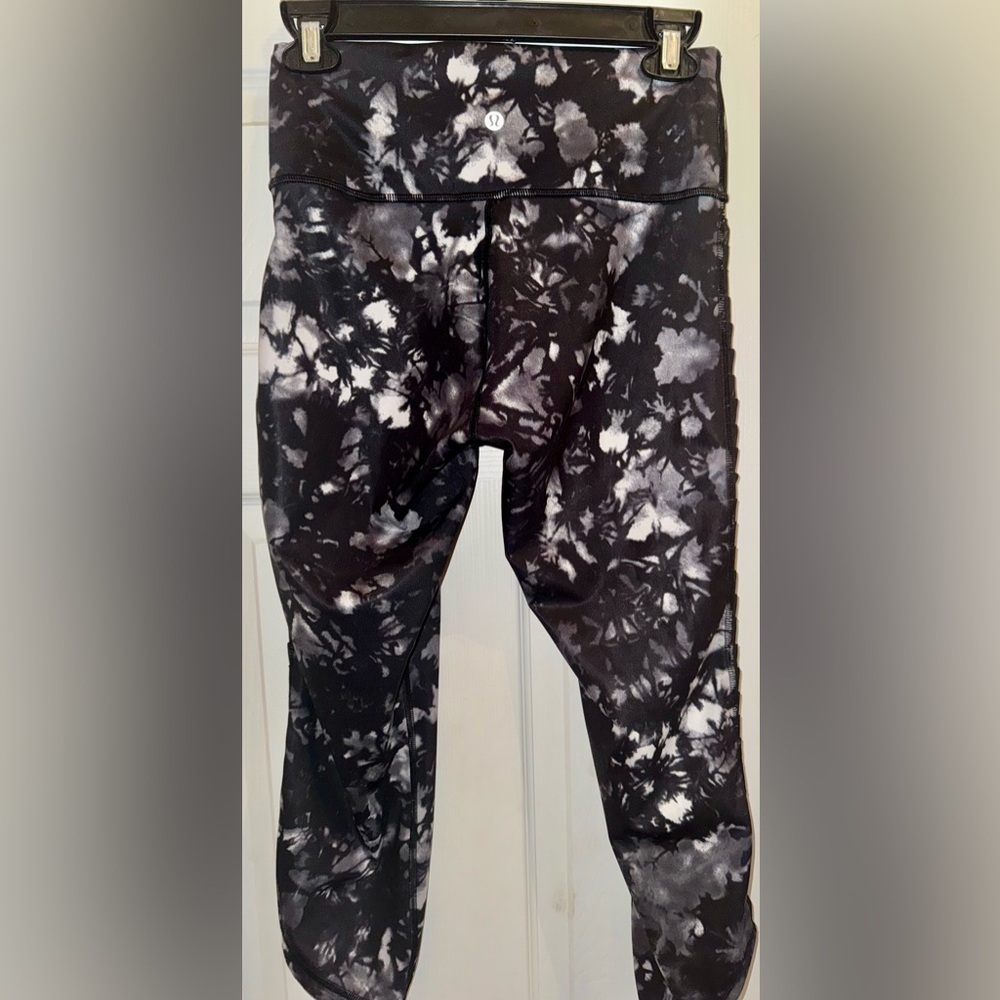 Lululemon Grey and Black Activewear Leggings Pants with Mesh Ruching Size 6 - Picture 5 of 7